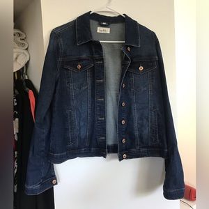 Denim jacket in size large